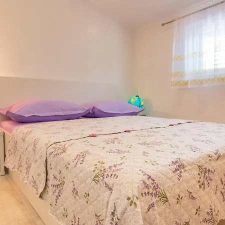 Laguna Apartment *