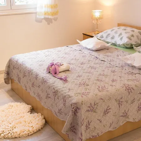 Laguna Apartment *